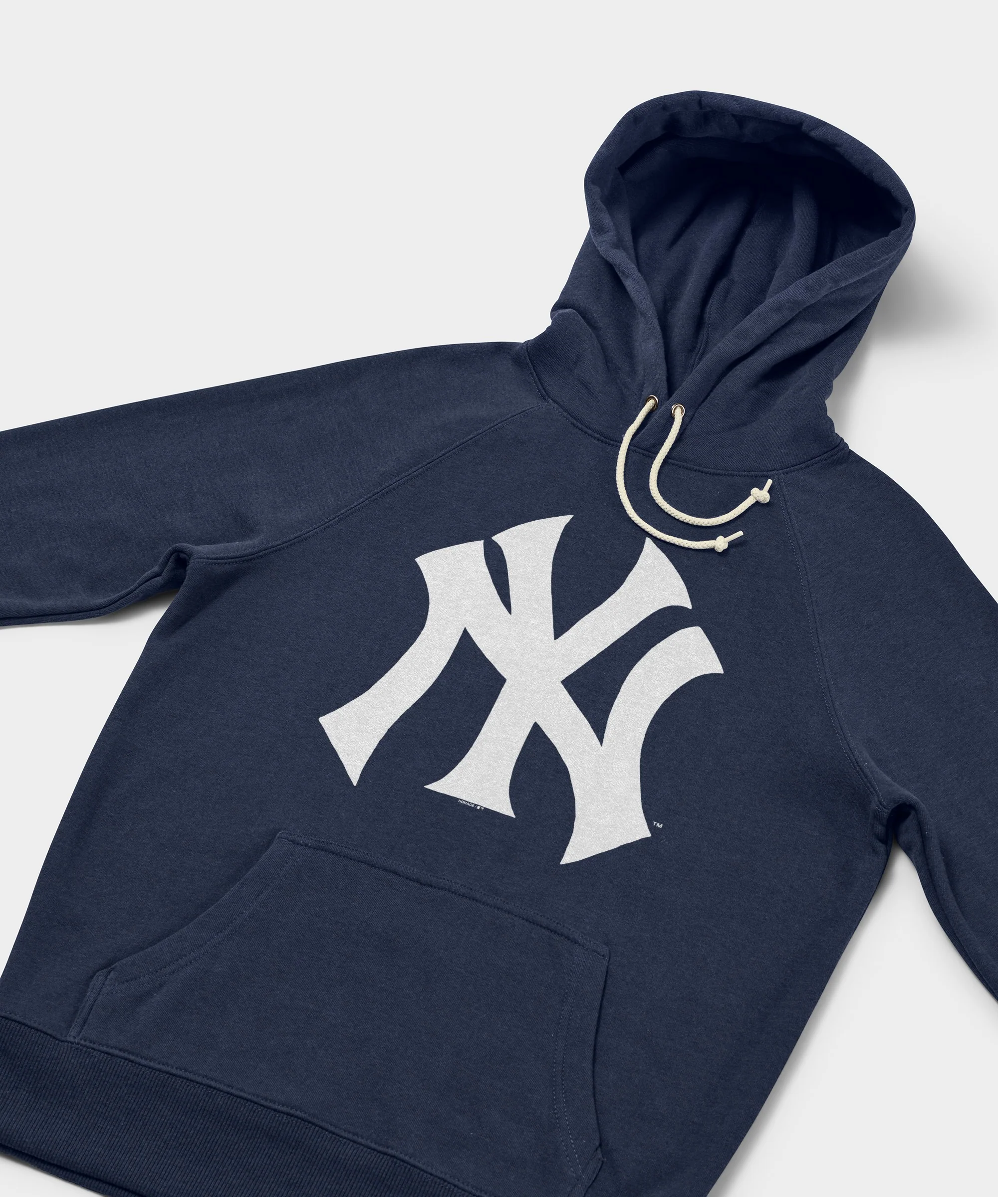 New York Yankees Cap Logo '68 Hoodie - Image 4