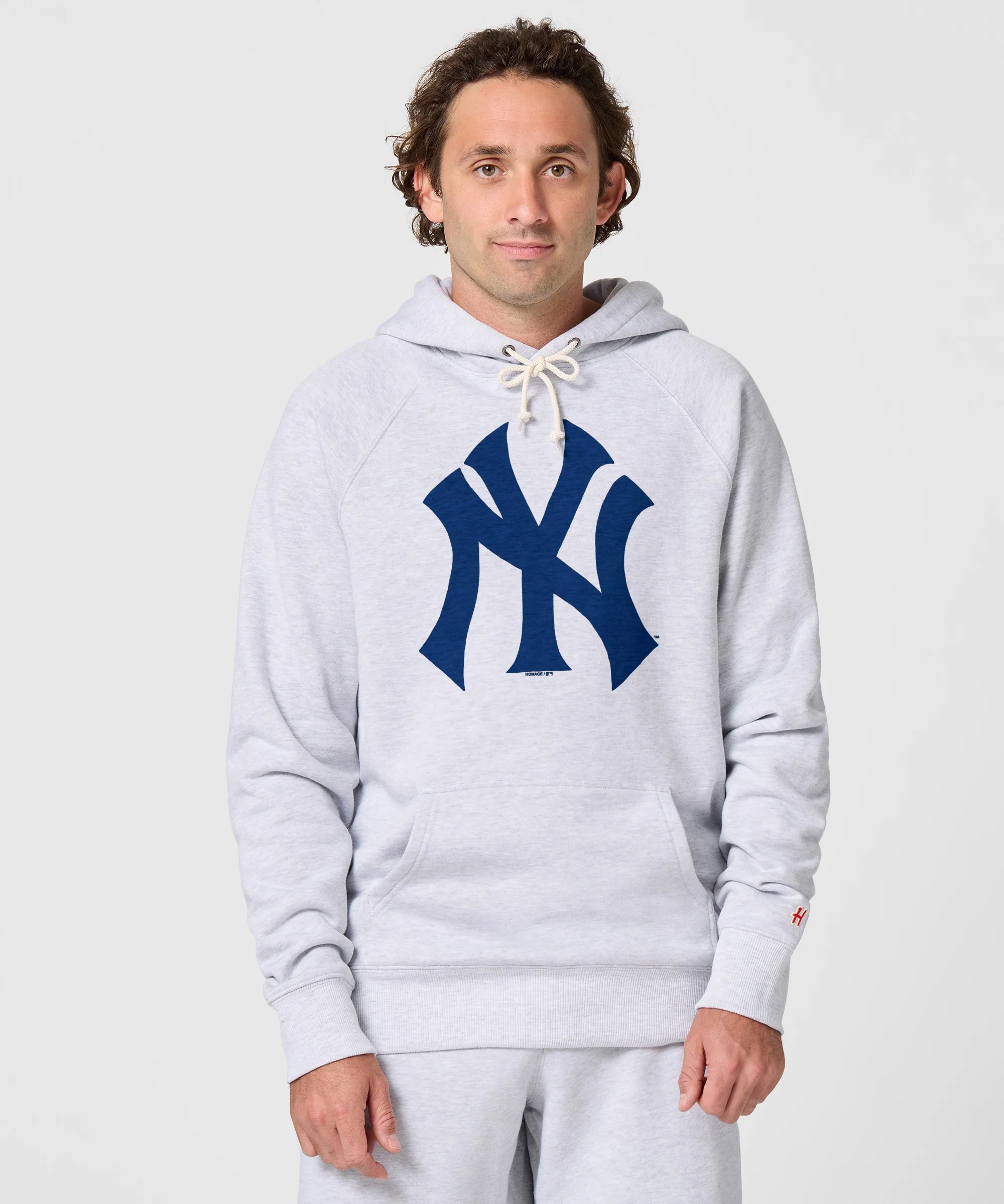 New York Yankees Cap Logo '68 Hoodie - Image 5